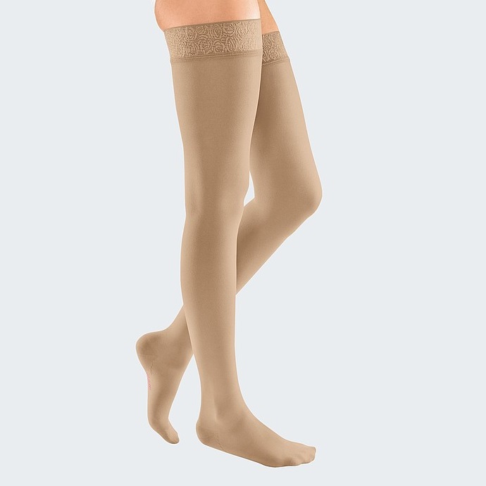 mediven sheer & soft for Women, 20-30 mmHg Calf High Open Toe Compression  Stockings, Ebony, II-Standard
